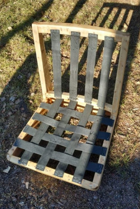 Mi hermano transformó completamente nuestro sillón de los años 60 que había decidido tirar