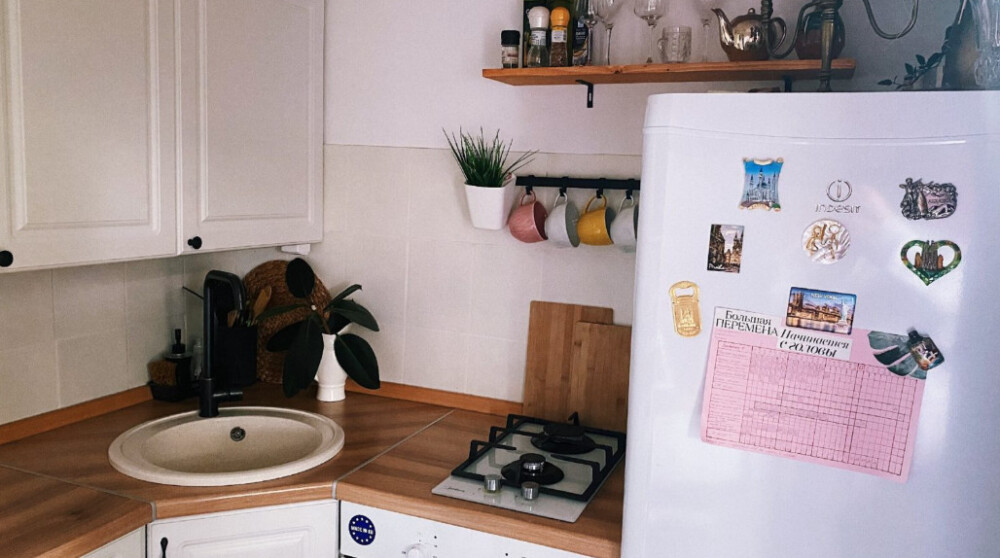 Un gesto conmovedor: la renovación de la cocina de mi abuela para su 70º cumpleaños
