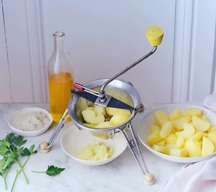Vi este objeto extraño en la cocina de mi abuela: ¿Sabes para qué sirve?