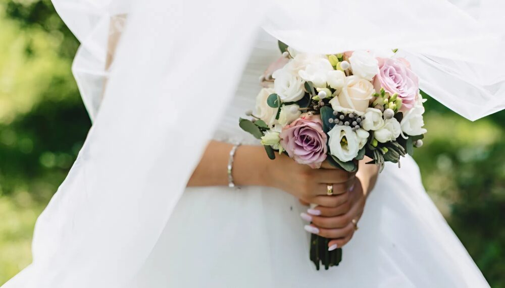 Antes de la boda, la prometida de mi hijo me dijo: “El mejor regalo que podría hacernos sería desaparecer de nuestras vidas”
