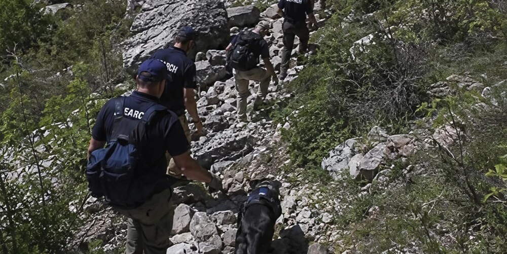 Esta pareja desapareció misteriosamente durante una de sus excursiones, y no fue hasta siete años después que la policía encontró a un hombre vagando por una autopista: se descubrió que…